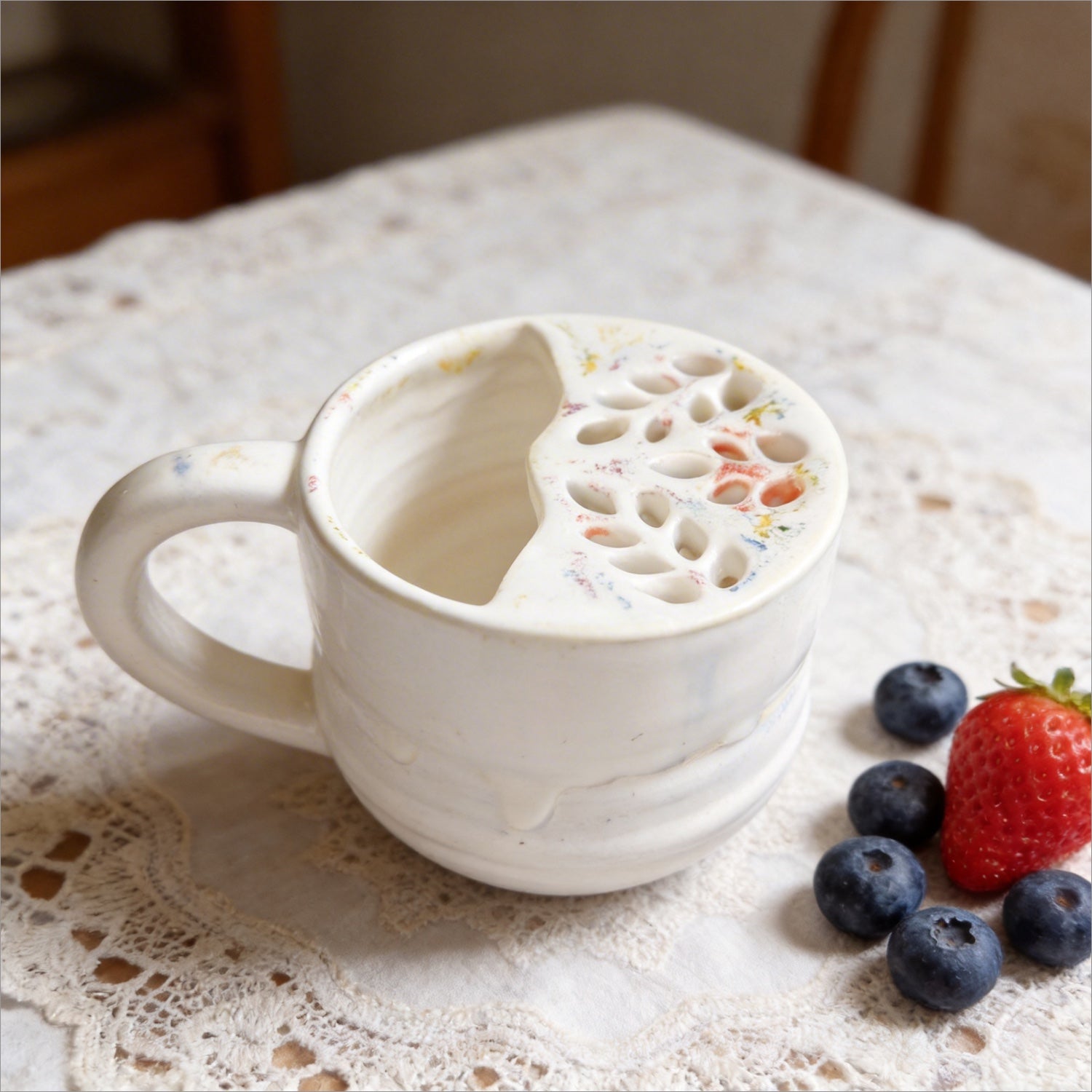 Berry Bowl with Strainer