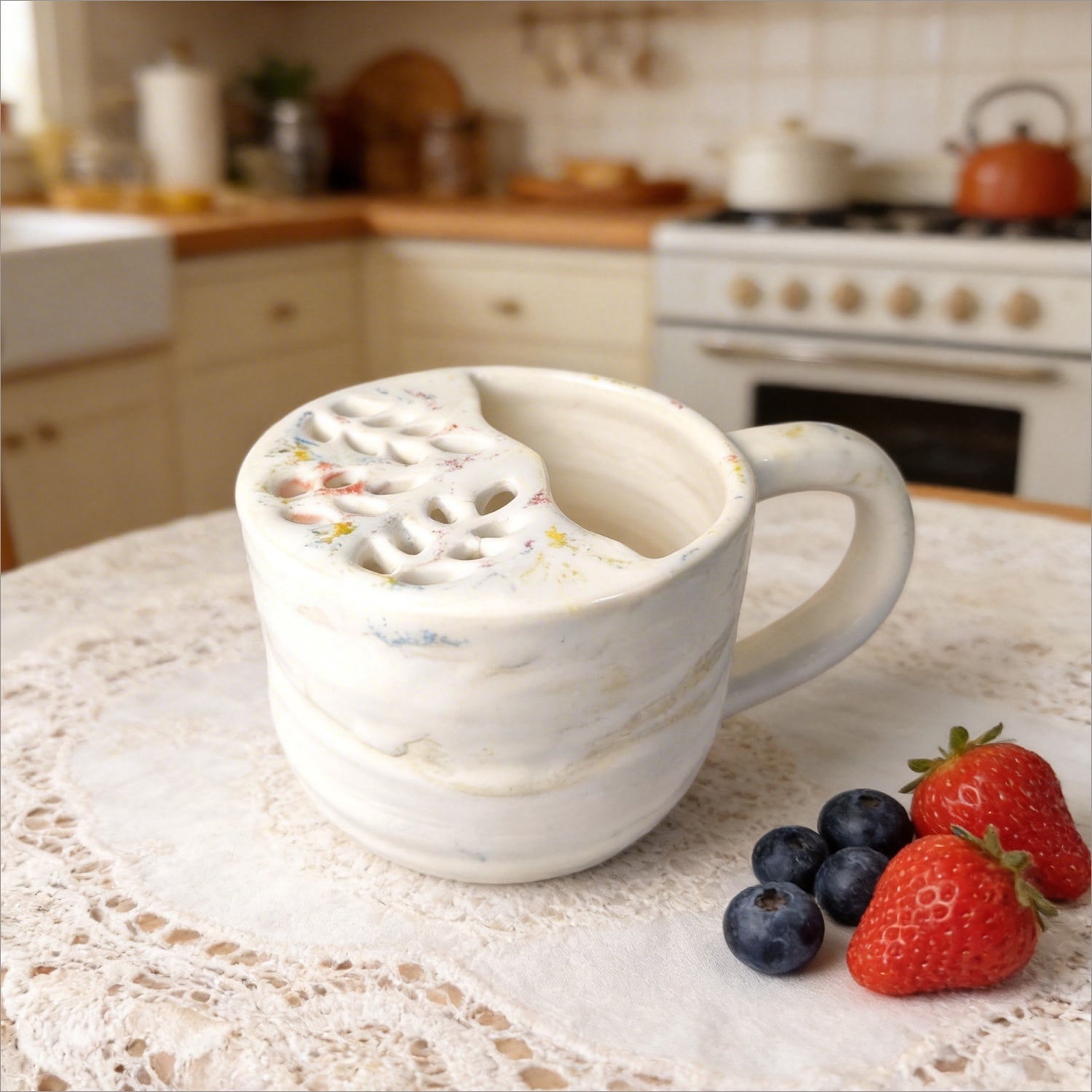 Berry Bowl with Strainer