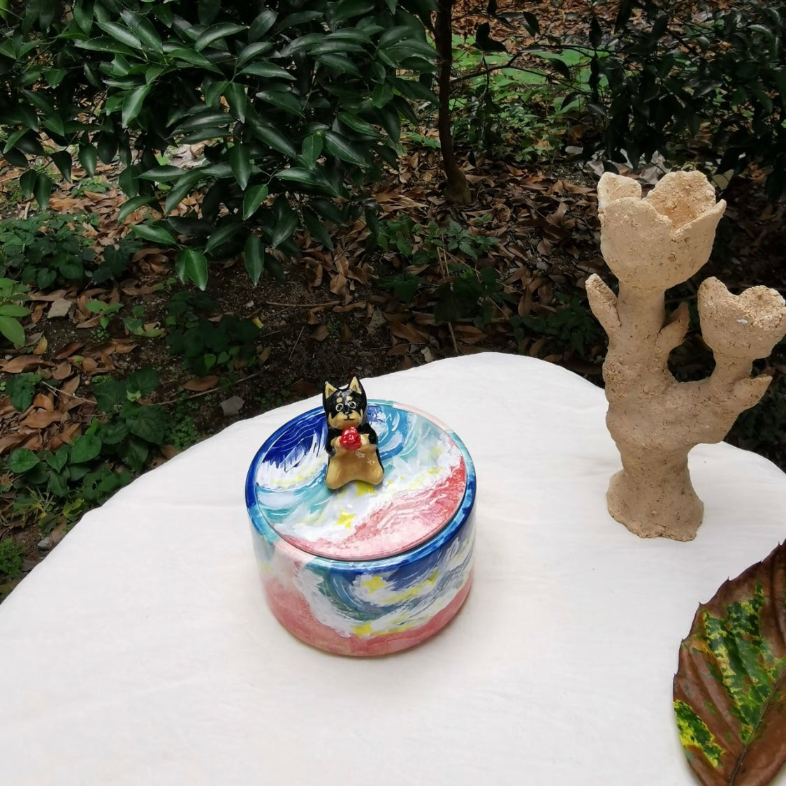 Handmade Pet Urn for Ashes – Ceramic Keepsake Urns with 3D Pet Figurine Lid, Personalized Dog or Cat Memorial Jar