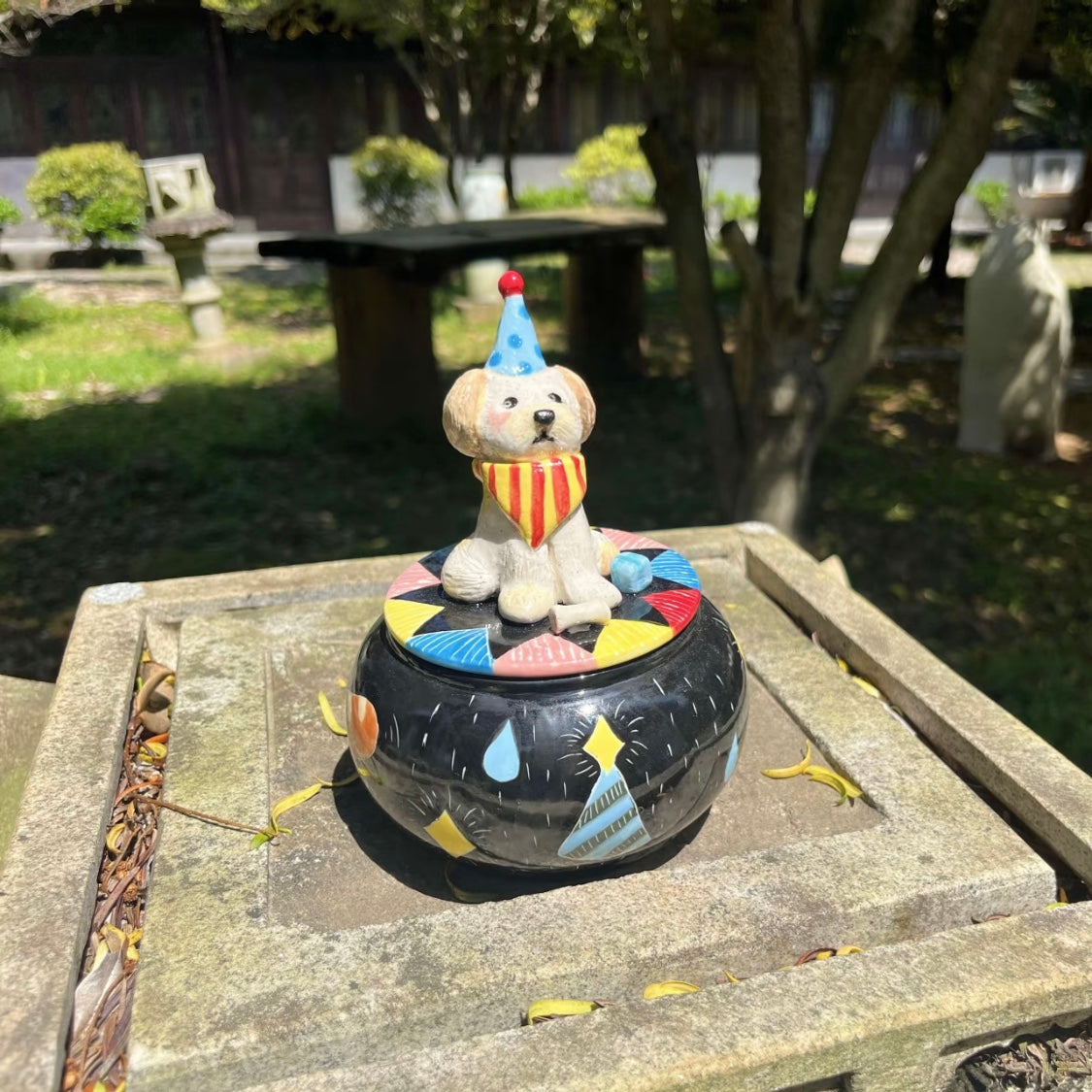 Handmade Pet Urn for Ashes – Ceramic Keepsake Urns with 3D Pet Figurine Lid, Personalized Dog or Cat Memorial Jar